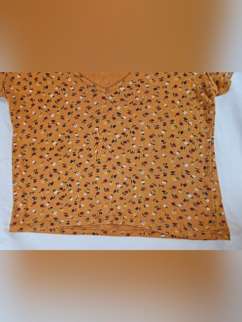 Forever 21 Juniors Mustard Yellow Floral V-neck Short Sleeve Cropped Top Size M - Picture 2 of 12